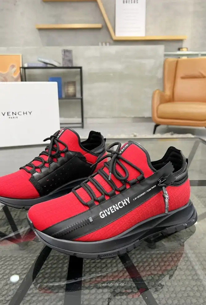 hype Givenchy Sneakers