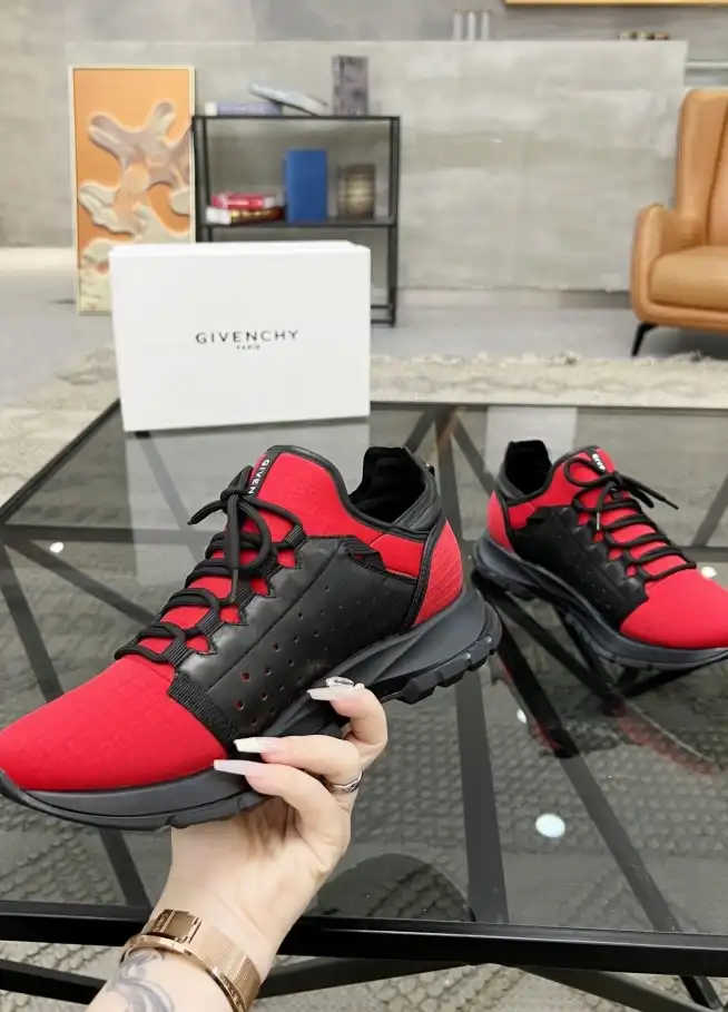 hype Givenchy Sneakers