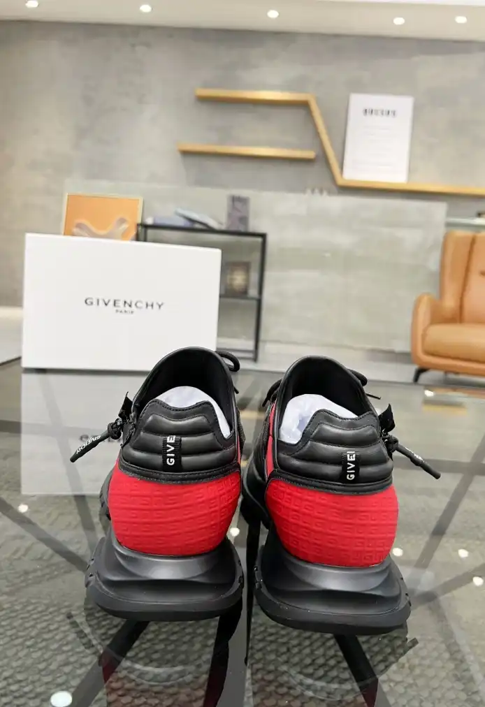 hype Givenchy Sneakers