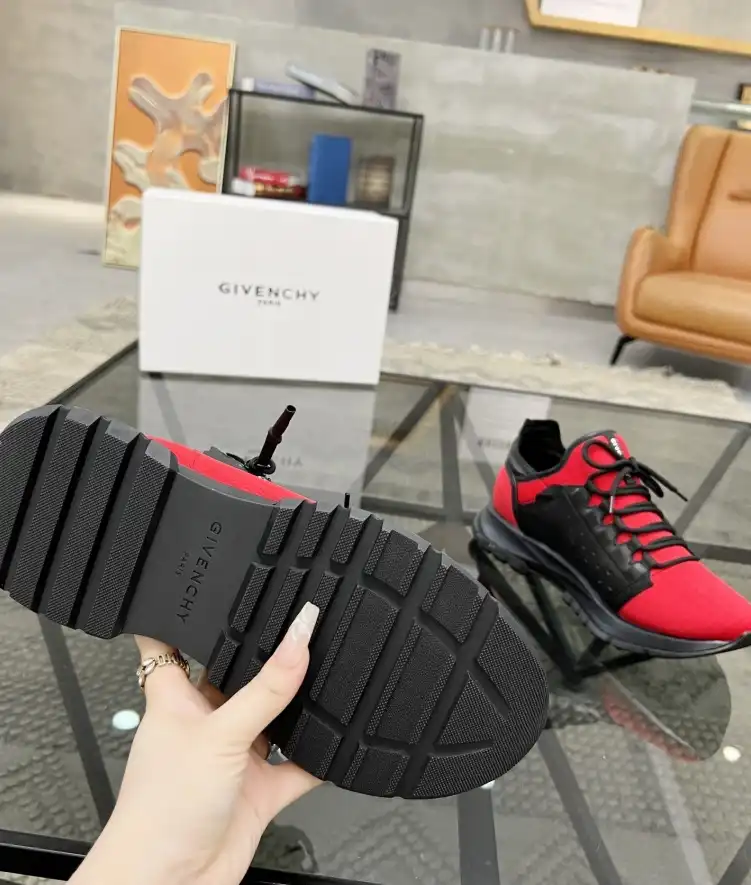 hype Givenchy Sneakers