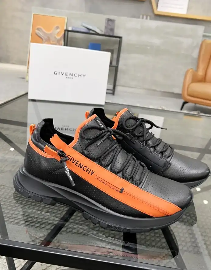 hype Givenchy Sneakers