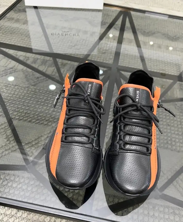 hype Givenchy Sneakers