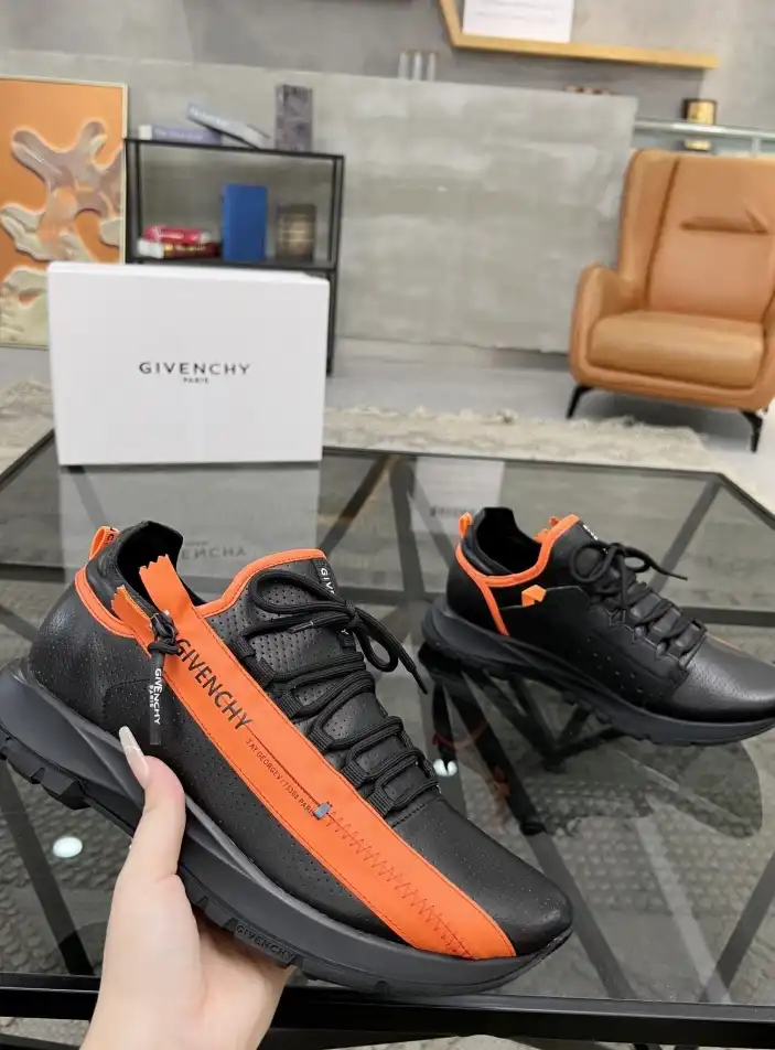 hype Givenchy Sneakers