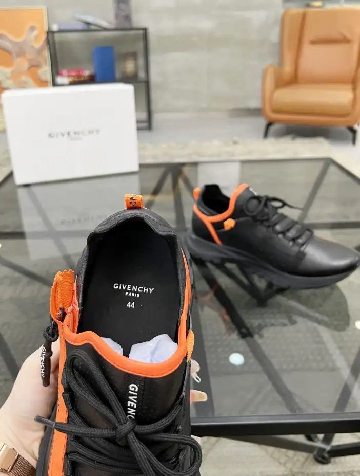 hype Givenchy Sneakers