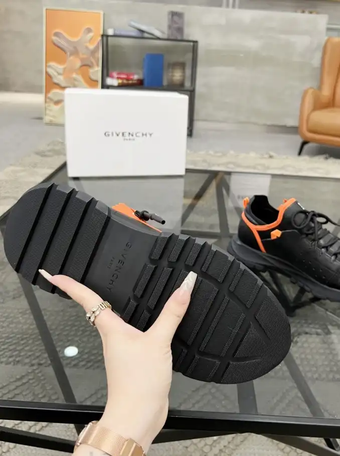 hype Givenchy Sneakers