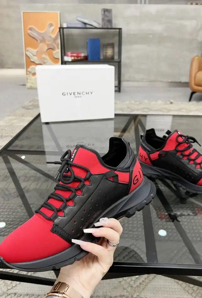 hype Givenchy Sneakers