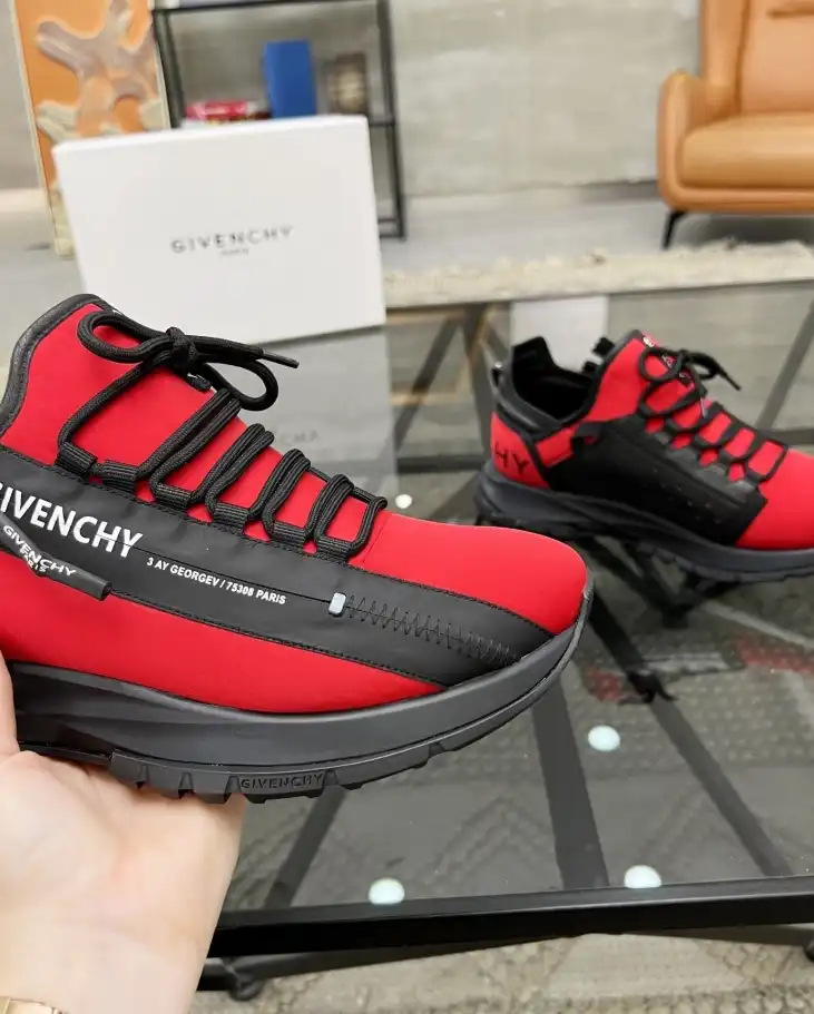 hype Givenchy Sneakers