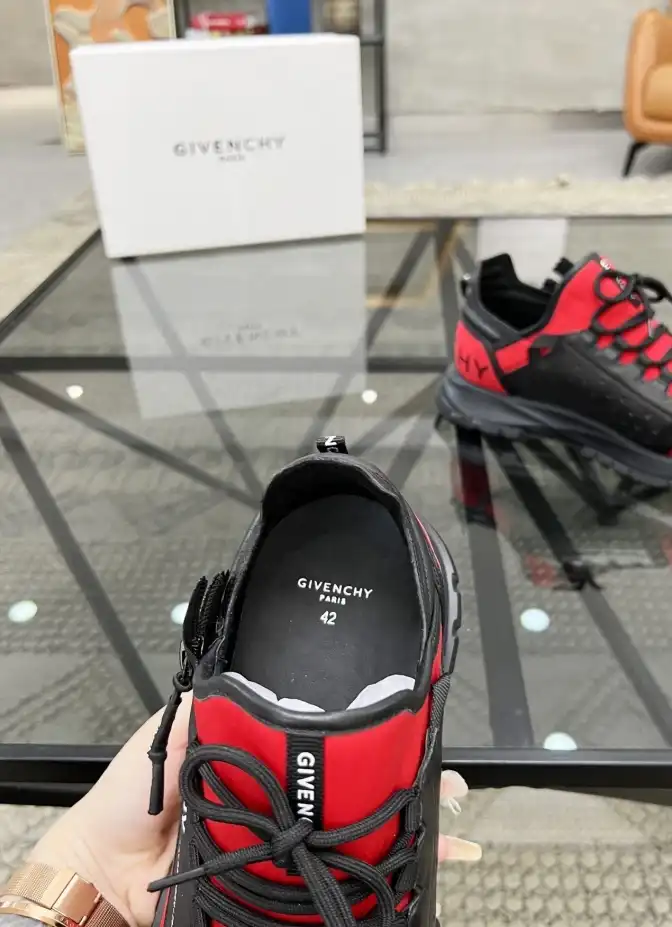 hype Givenchy Sneakers