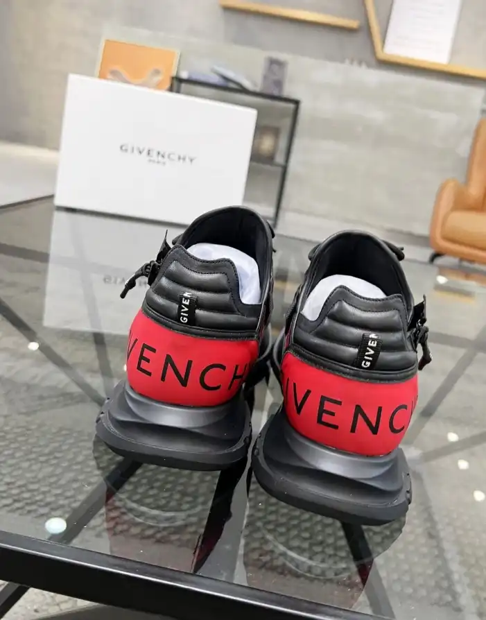 hype Givenchy Sneakers