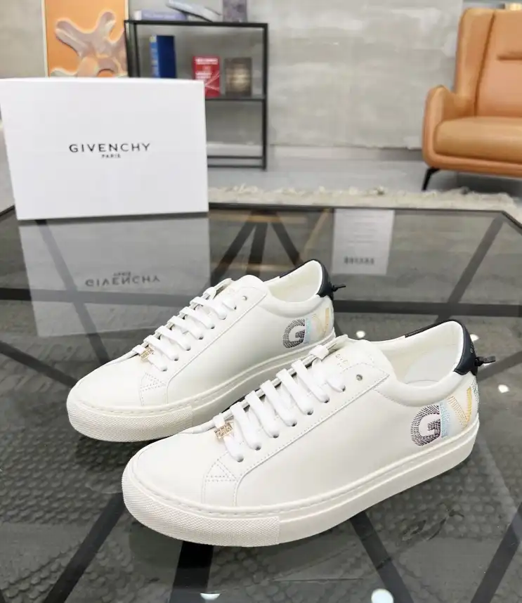 hype Givenchy Sneakers