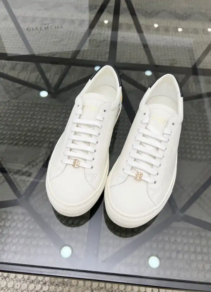 hype Givenchy Sneakers