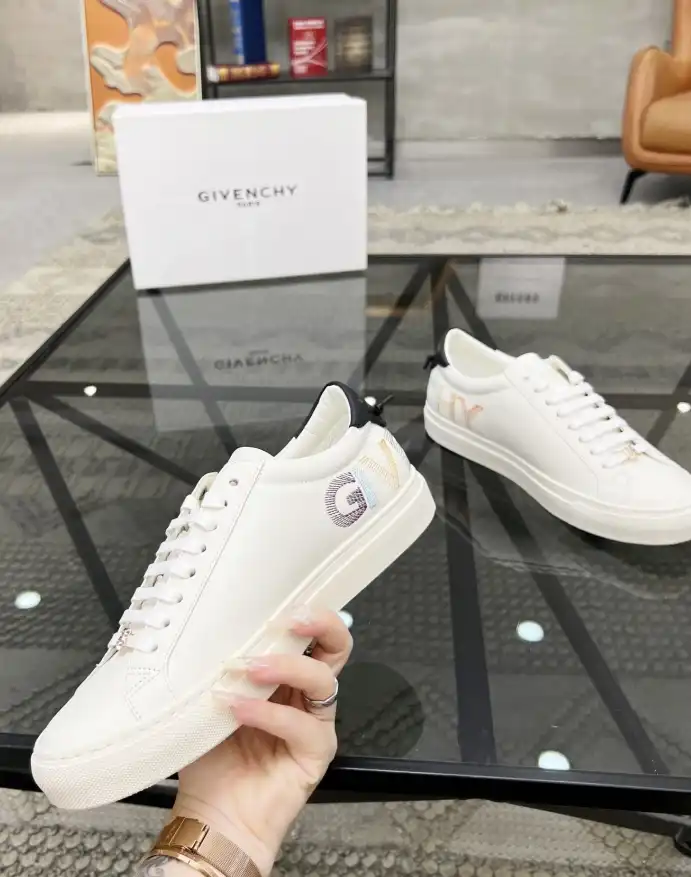 hype Givenchy Sneakers