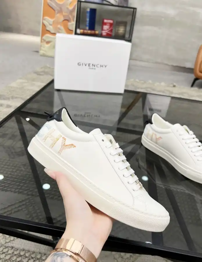 hype Givenchy Sneakers