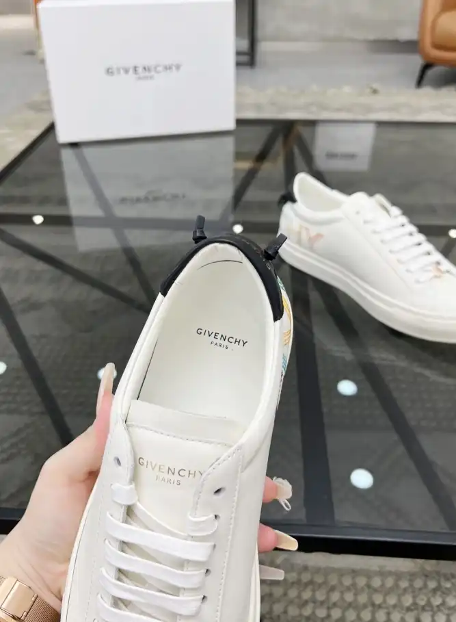 hype Givenchy Sneakers