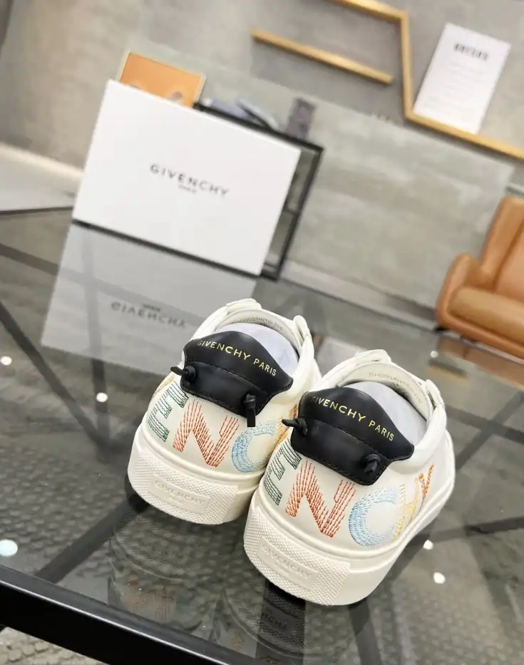 hype Givenchy Sneakers