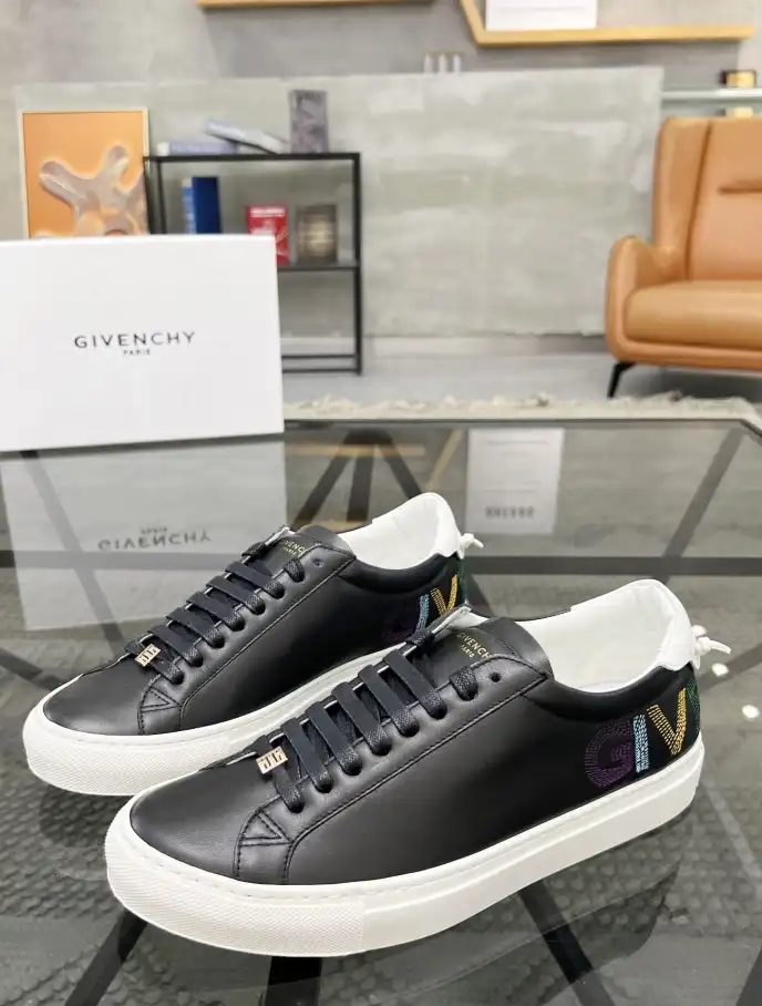 hype Givenchy Sneakers