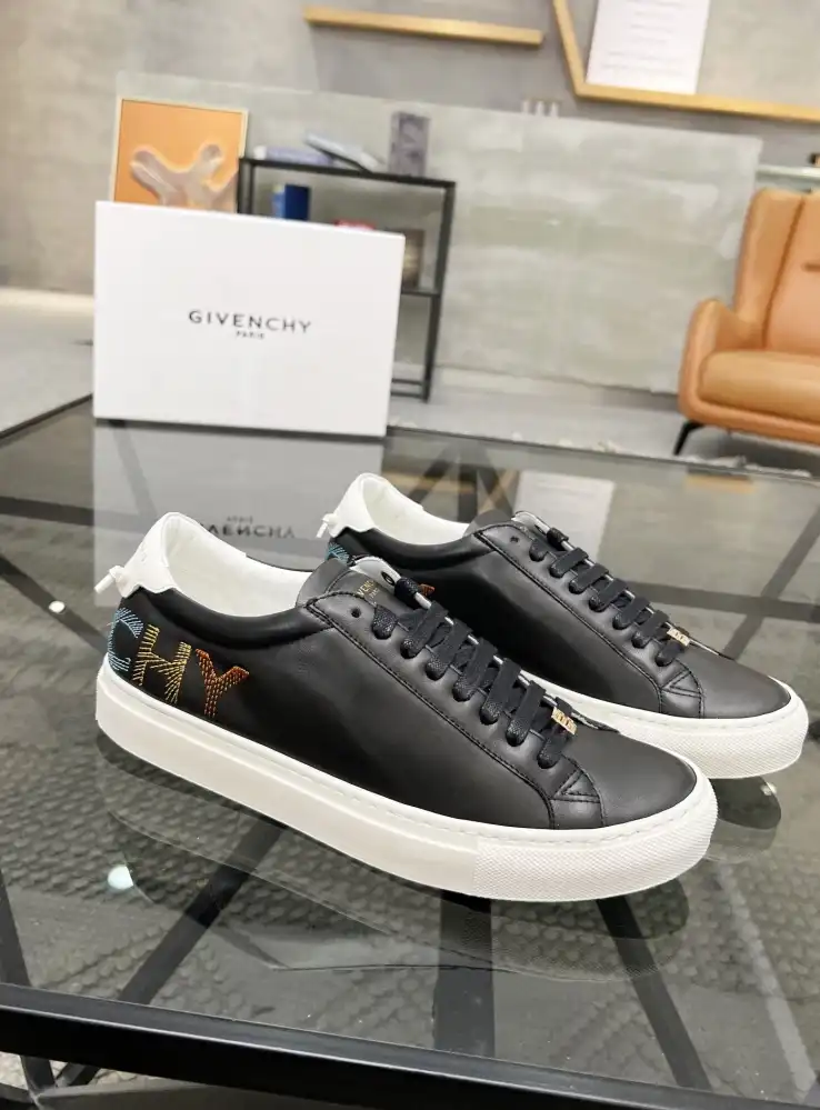 hype Givenchy Sneakers