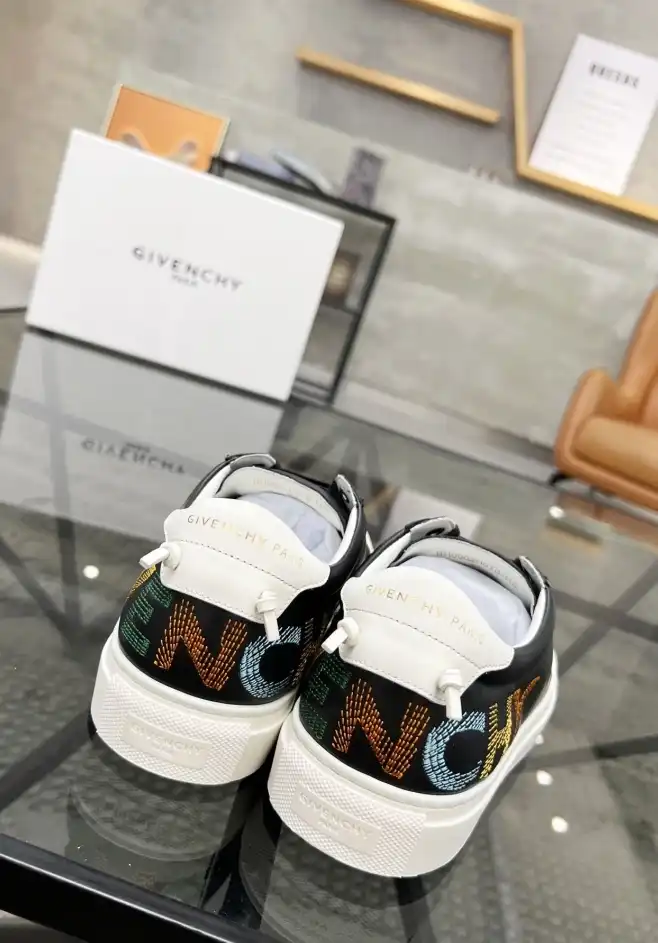 hype Givenchy Sneakers