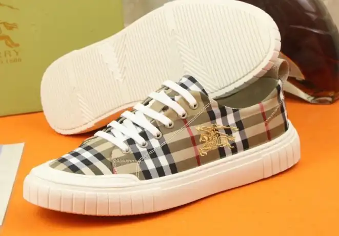 hype Burberry Sneakers