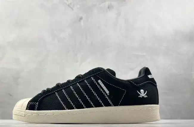 hype Adidas Sneakers