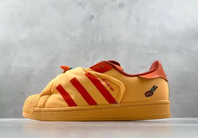 hype Adidas Sneakers