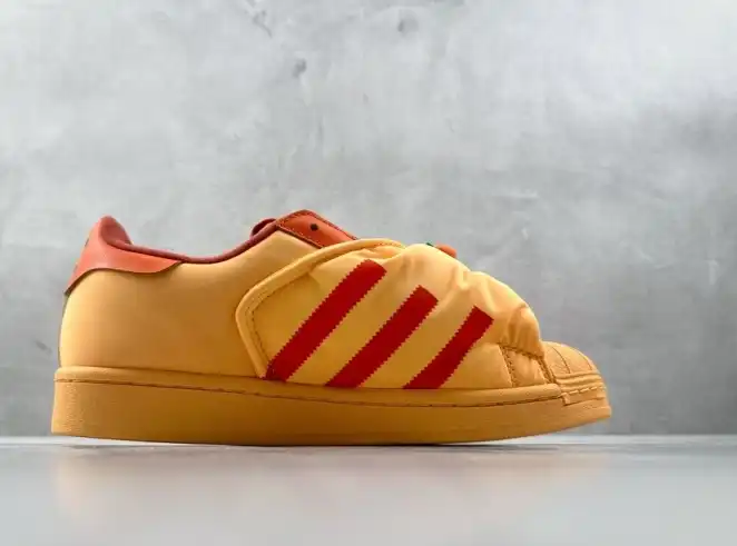 hype Adidas Sneakers