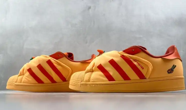 hype Adidas Sneakers