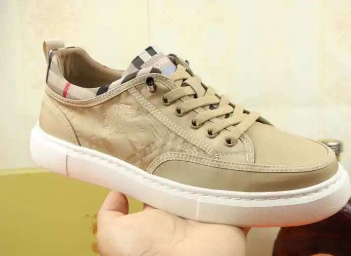 hype Burberry Sneakers