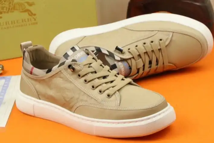 hype Burberry Sneakers