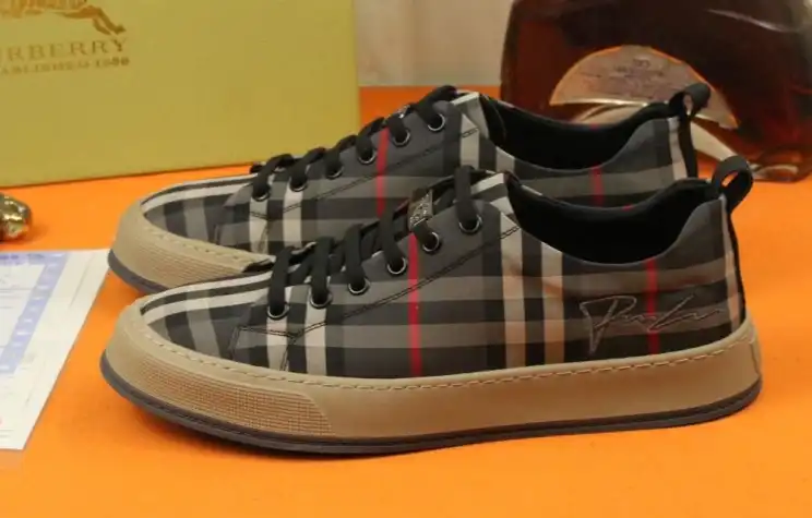 hype Burberry Sneakers