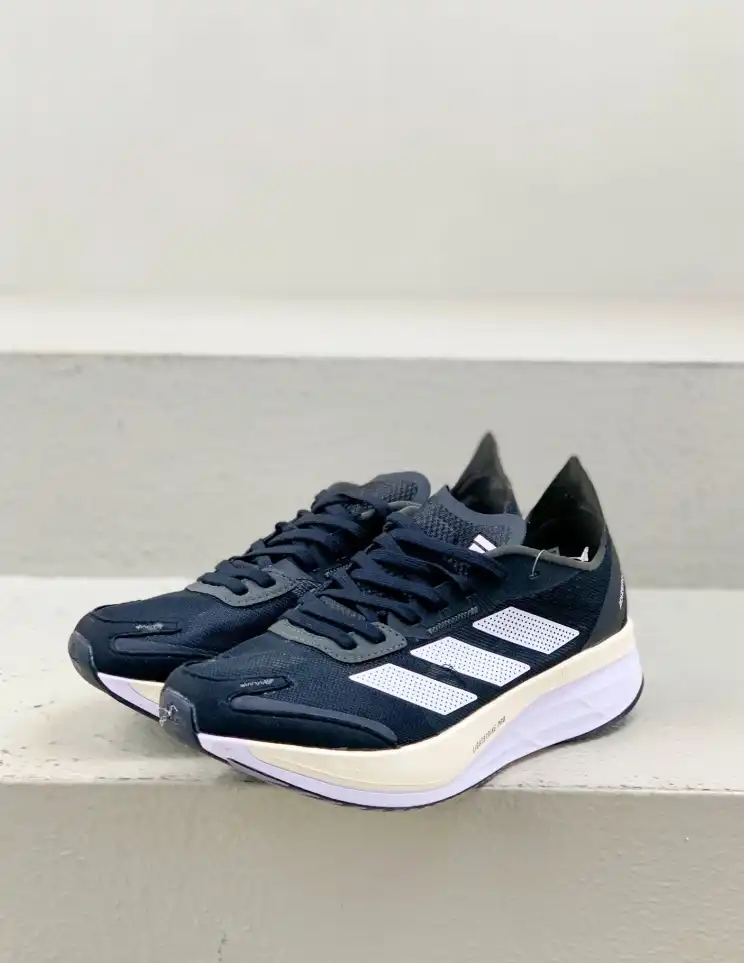 hype Adidas Sneakers