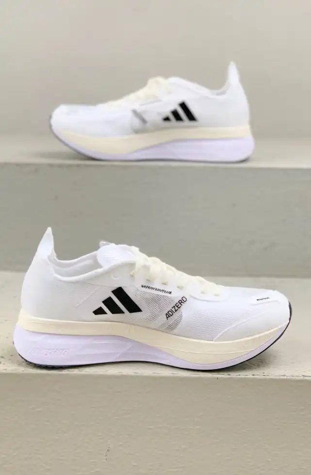 hype Adidas Sneakers