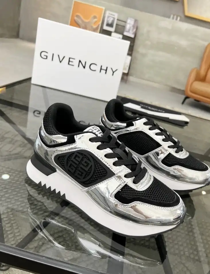 hype Givenchy Sneakers