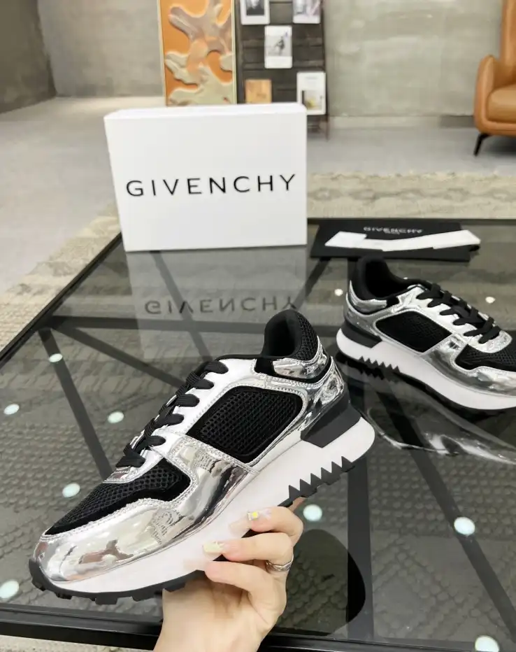 hype Givenchy Sneakers