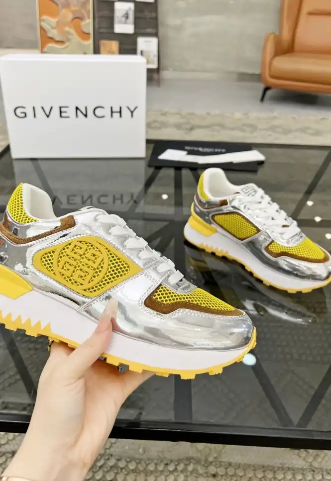 hype Givenchy Sneakers