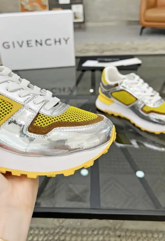 hype Givenchy Sneakers