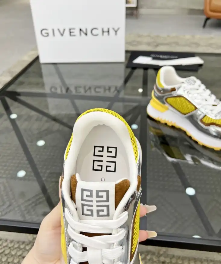 hype Givenchy Sneakers