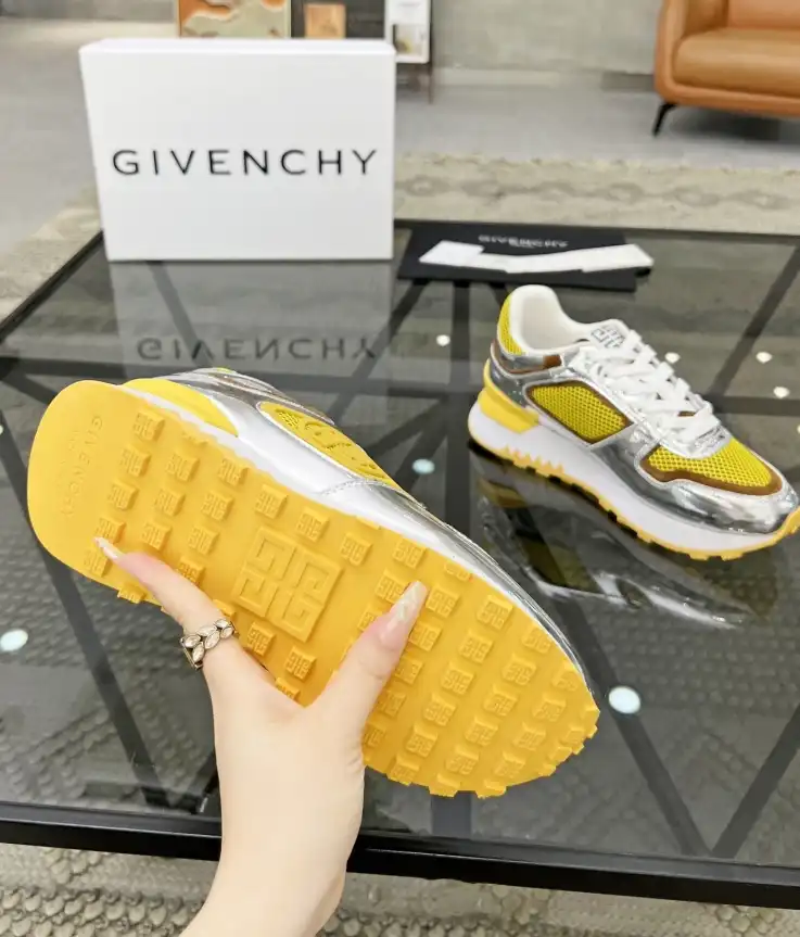 hype Givenchy Sneakers