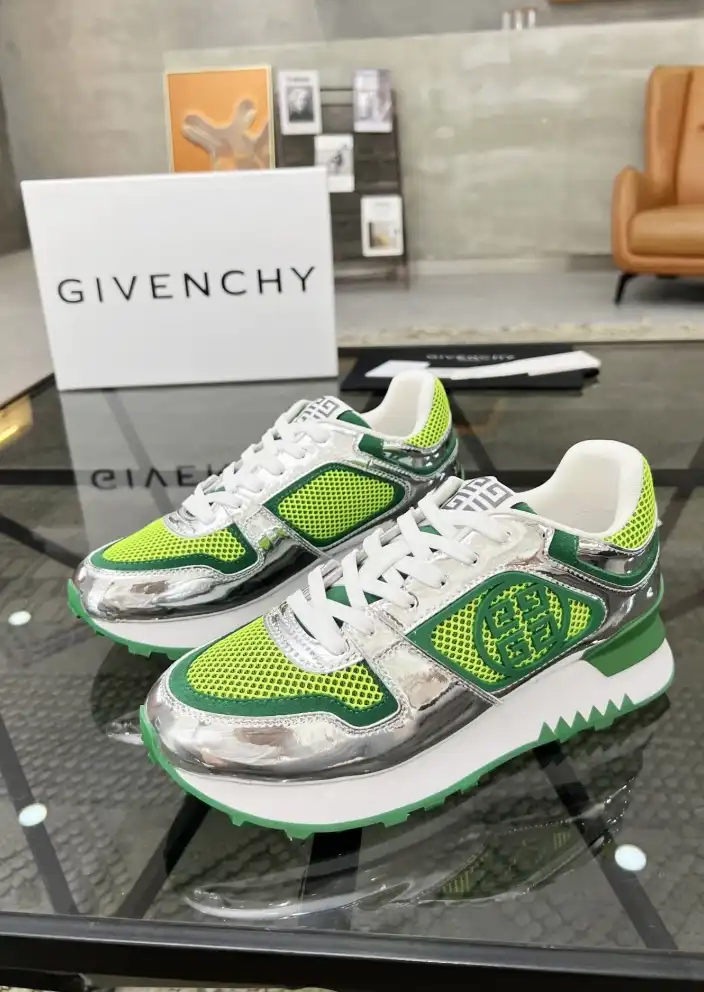 hype Givenchy Sneakers