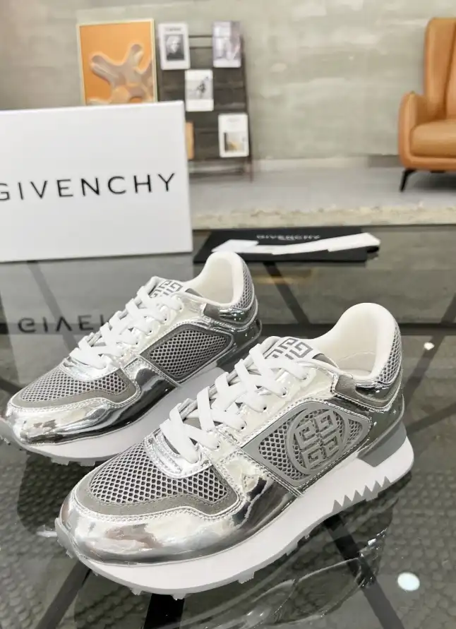 hype Givenchy Sneakers