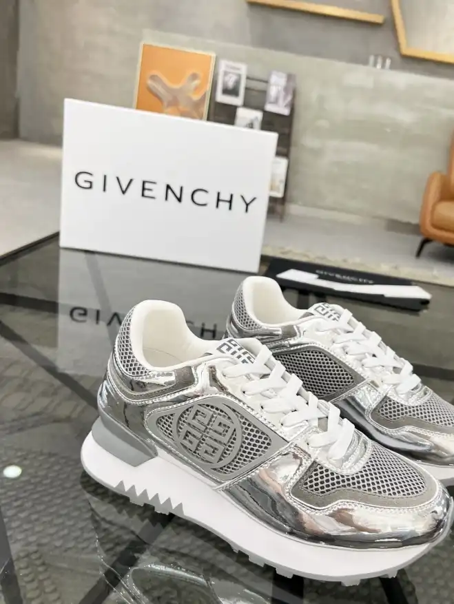 hype Givenchy Sneakers