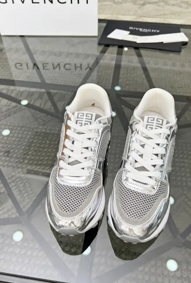 hype Givenchy Sneakers