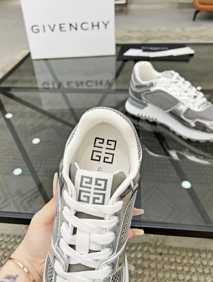 hype Givenchy Sneakers