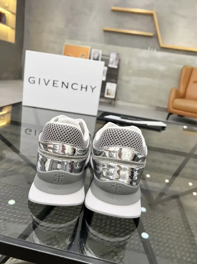 hype Givenchy Sneakers