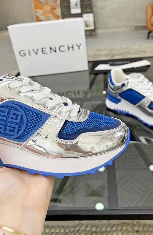 hype Givenchy Sneakers