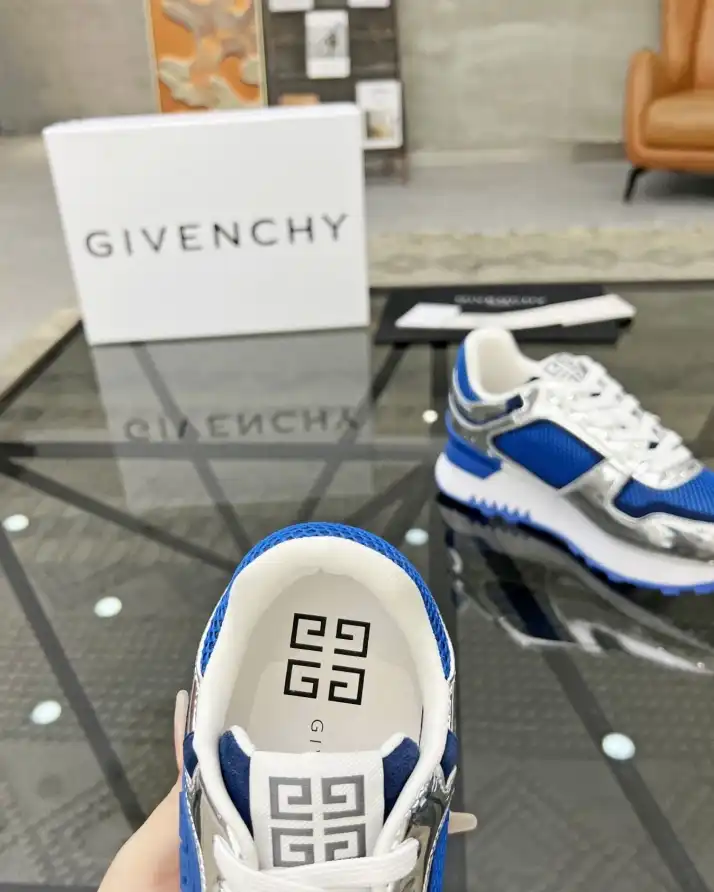 hype Givenchy Sneakers