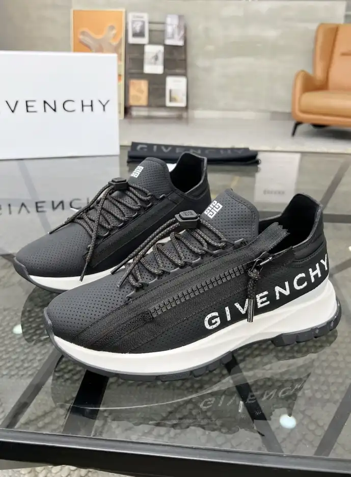 hype Givenchy Sneakers