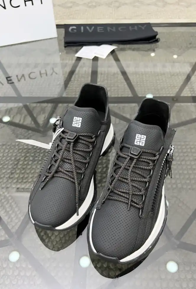 hype Givenchy Sneakers