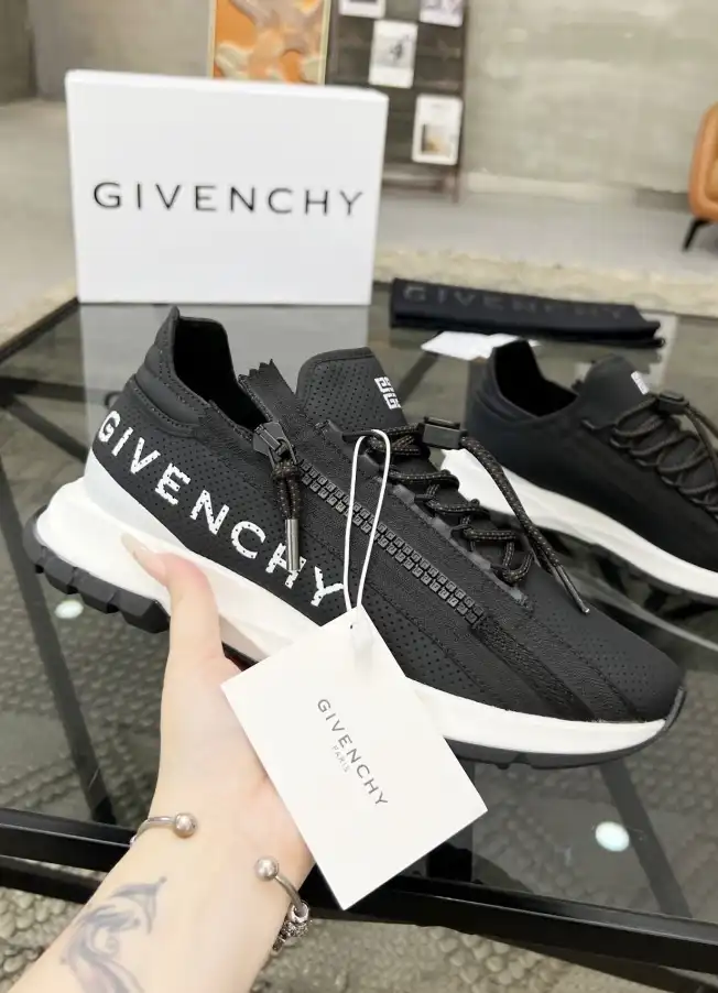 hype Givenchy Sneakers