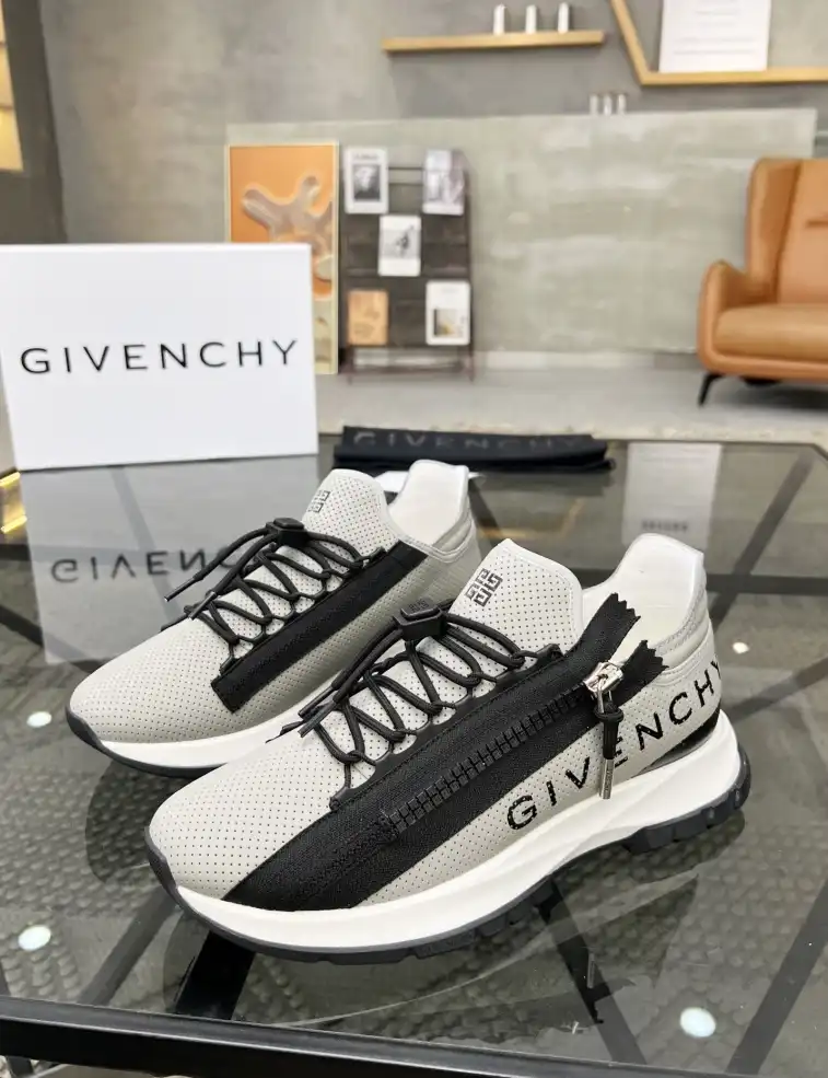 hype Givenchy Sneakers